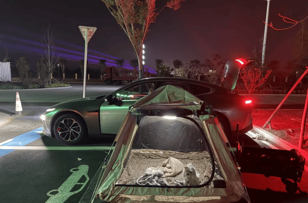 间年轻人旅行掀起“帐篷过夜”热潮开元棋牌不住酒店住帐篷！国庆期